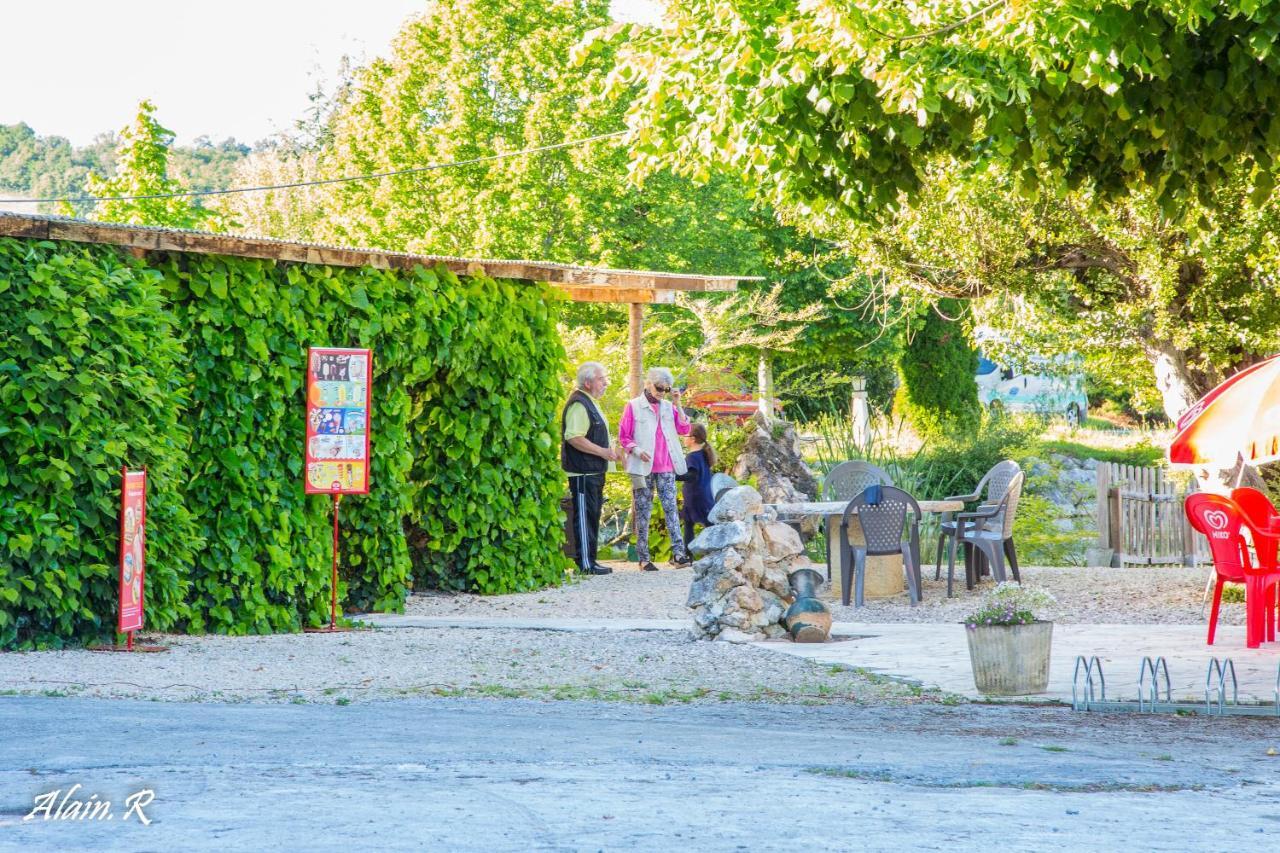 Paradise Challets And Camping Hotel Sarrecave Eksteriør billede